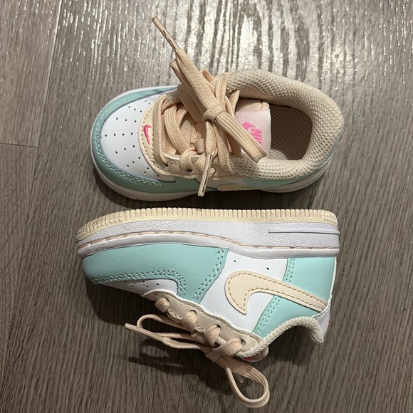 Brand new baby Nike sneakers - Picture 1 of 3